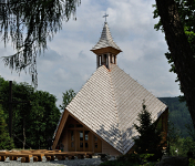 Drewniana kapliczka